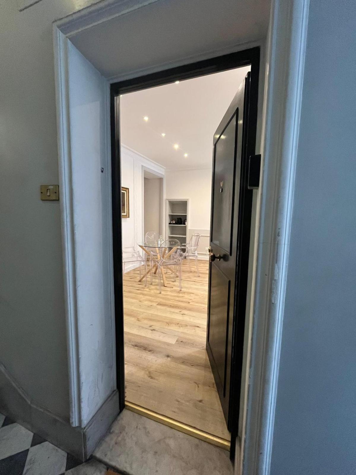רומא Crispi 30 Stylish Apartment מראה חיצוני תמונה